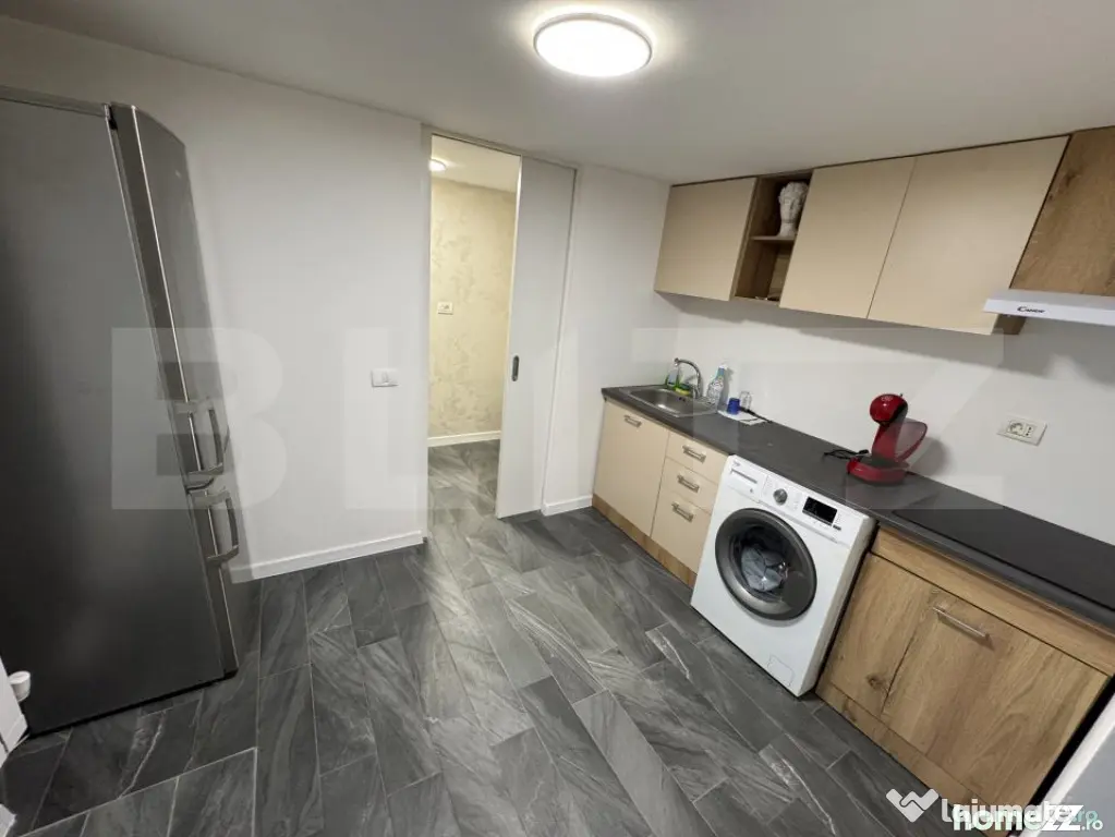 Apartament 2 camere, semidecomandat, curte 50mp Zona Casa St - Craiova (Dolj)