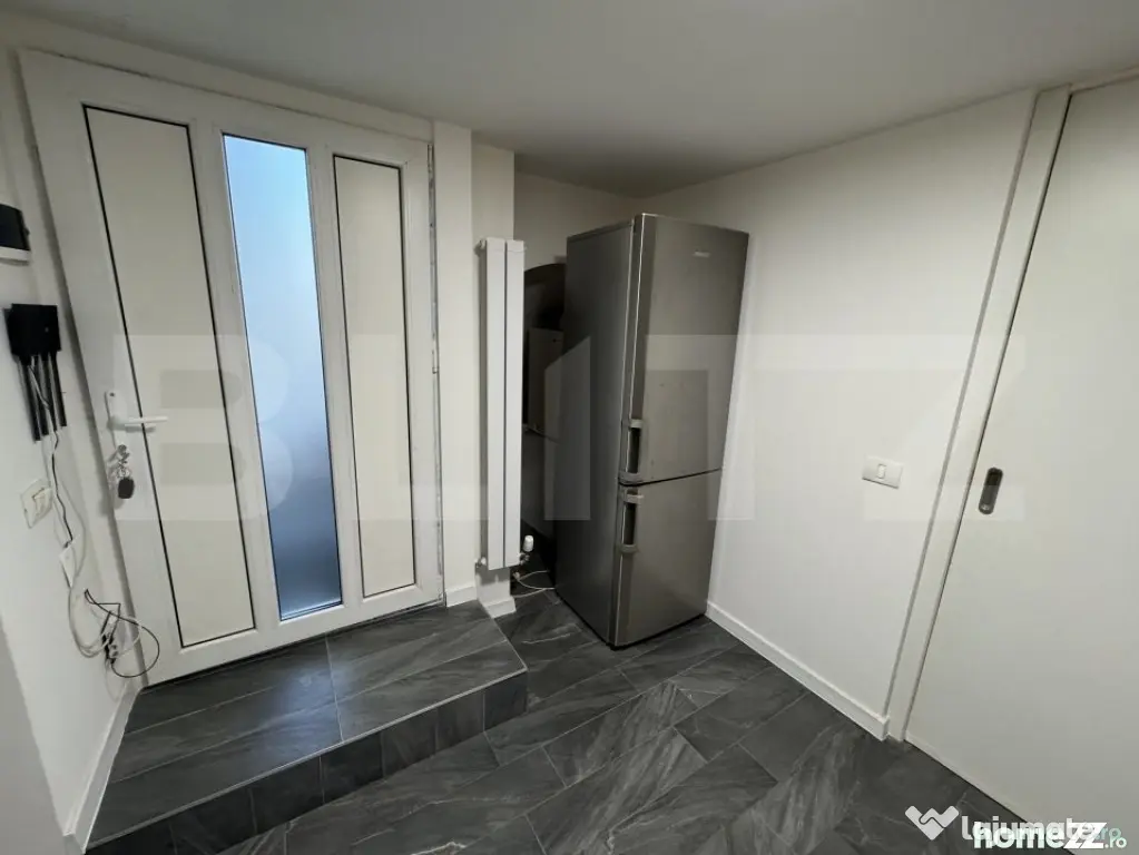 Apartament 2 camere, semidecomandat, curte 50mp Zona Casa St - Craiova (Dolj)
