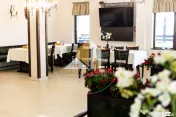 Bijuterie Turistică în Pasul Tihuța: Pensiune de Vânzar 