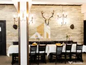 Bijuterie Turistică în Pasul Tihuța: Pensiune de Vânzar 