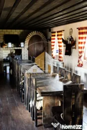 Bijuterie Turistică în Pasul Tihuța: Pensiune de Vânzar