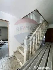 Casă / Vilă 7 camere sat Mădei comuna Borca Jud Neamț 