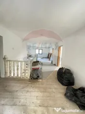 Casă / Vilă 7 camere sat Mădei comuna Borca Jud Neamț 