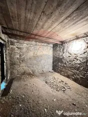Casă / Vilă 7 camere sat Mădei comuna Borca Jud Neamț 