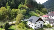 Casă / Vilă 7 camere sat Mădei comuna Borca Jud Neamț 