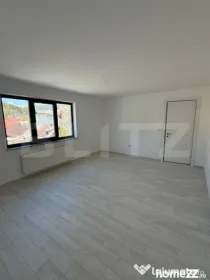 Apartament 3 camere, semidecomandat, 72 mp utili, oras Vatra
