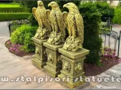 Set 3 statuete vulturi cu socluri, auriu antichizat. 
