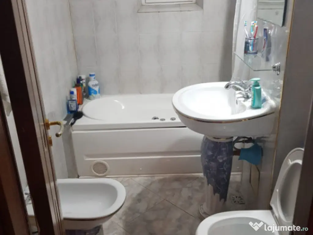 Apartament 3 camere decomandat, Buzaului.