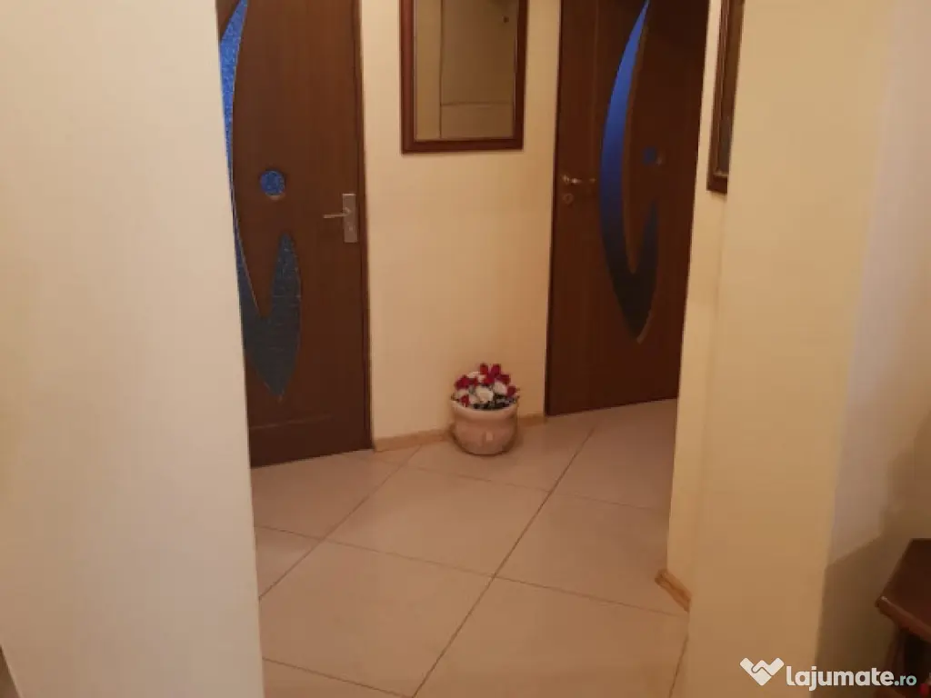 Apartament 3 camere decomandat, Buzaului.