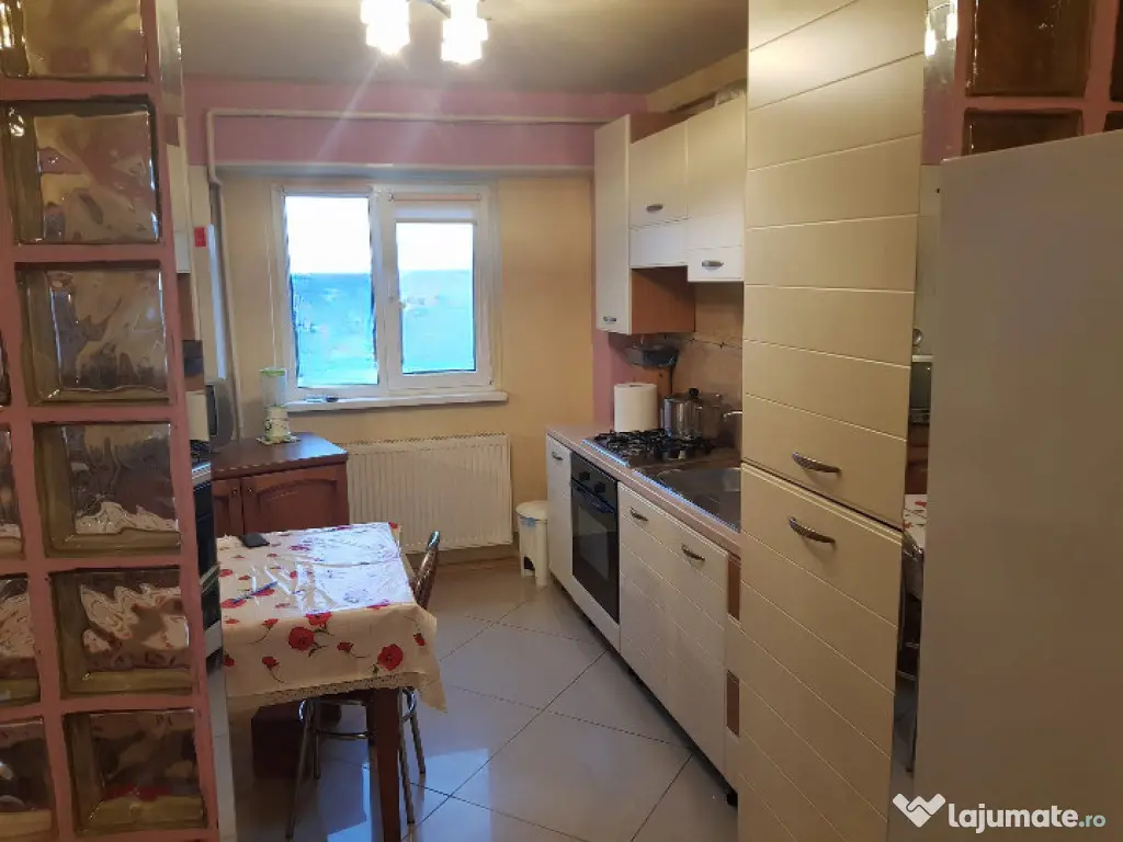 Apartament 3 camere decomandat, Buzaului.