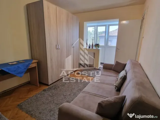 Apartament de vanzare cu 3 camere, centrala proprie, zona Dacia - Timisoara (Timis)
