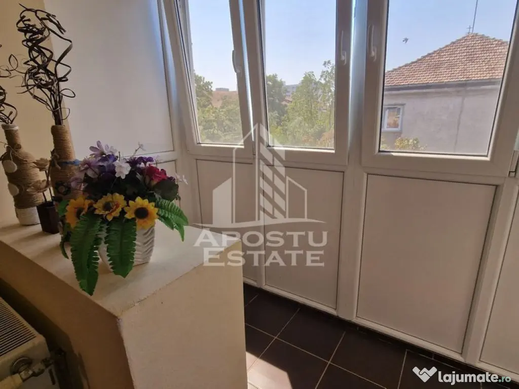 Apartament de vanzare cu 3 camere, centrala proprie, zona Dacia - Timisoara (Timis)