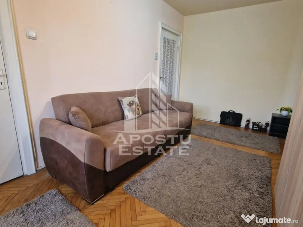 Apartament de vanzare cu 3 camere, centrala proprie, zona Dacia - Timisoara (Timis)