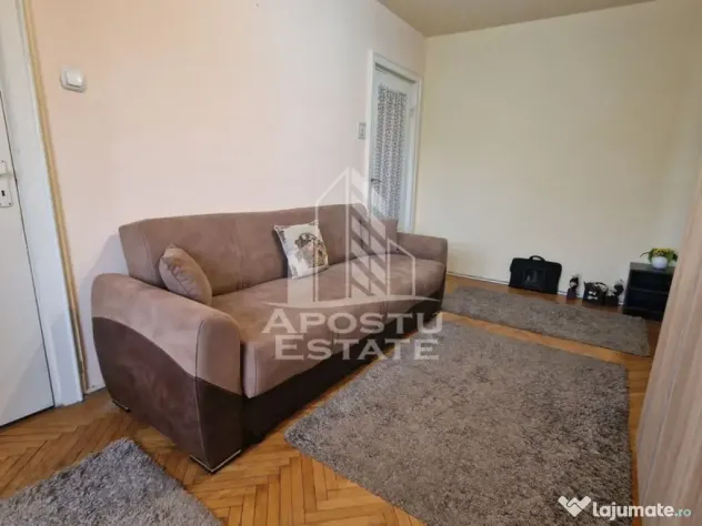 Apartament de vanzare cu 3 camere, centrala proprie, zona Dacia - Timisoara (Timis)
