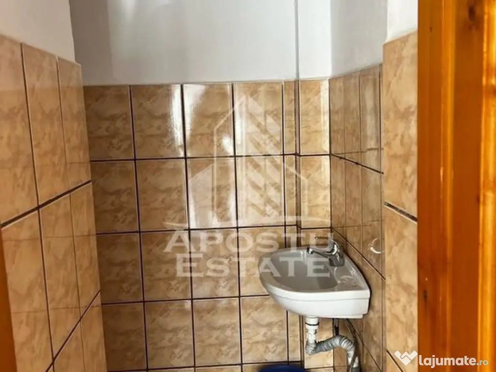 Spatiu comercial 80mp zona Parneava - Arad (Arad)
