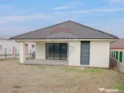 Casă de vânzare pe un nivel în Cartierul Tineretului, ... 