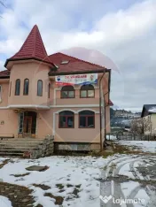 Pensiune/Casă cu 18 camere de vânzare în Campulung Mol... 