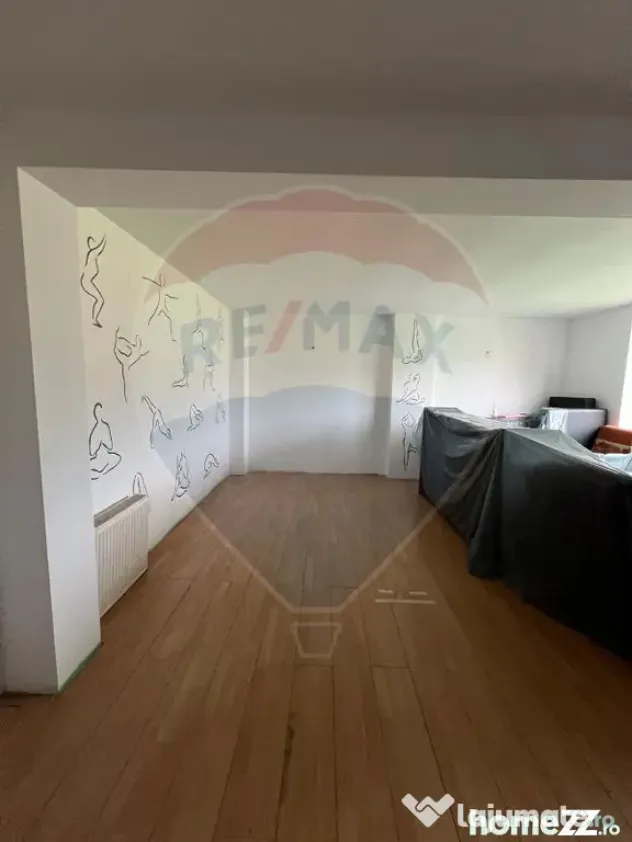Pensiune/Casă cu 18 camere de vânzare în Campulung Mol...
