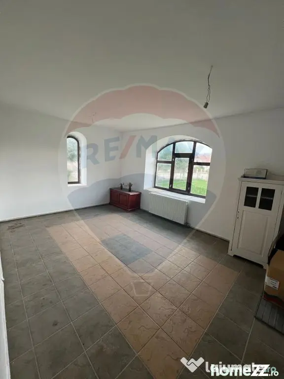 Pensiune/Casă cu 18 camere de vânzare în Campulung Mol...