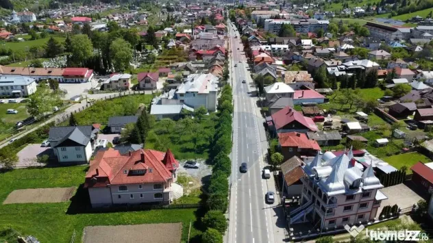 Pensiune/Casă cu 18 camere de vânzare în Campulung Mol...