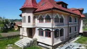 Pensiune/Casă cu 18 camere de vânzare în Campulung Mol... 