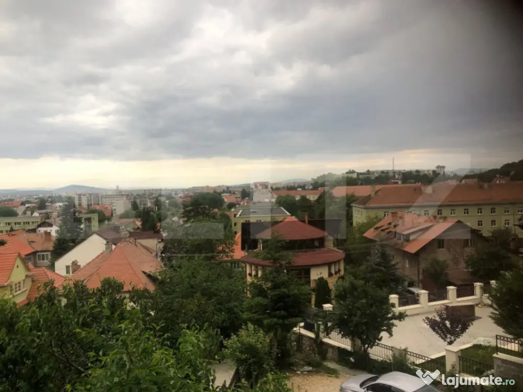 Vila Impresionantă în Brașov, poziționare Ideală și sp