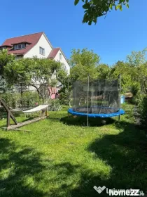 Două apartamente la casă, teren 250 mp, grădină, garaj,
