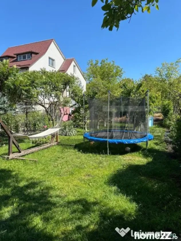 Două apartamente la casă, teren 250 mp, grădină, garaj, - Cluj-Napoca (Cluj)