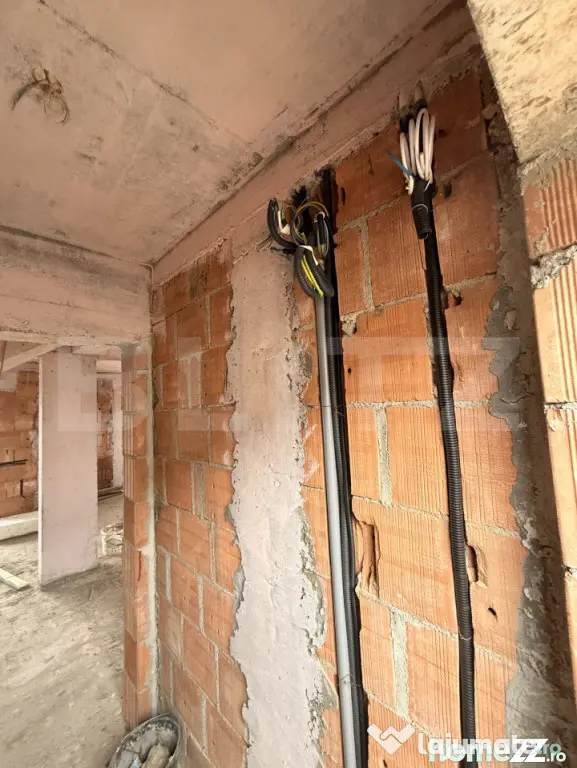 Casă modernă in Ploiesti + curtea + 2 locuri de parcare. - Ploiesti (Prahova)