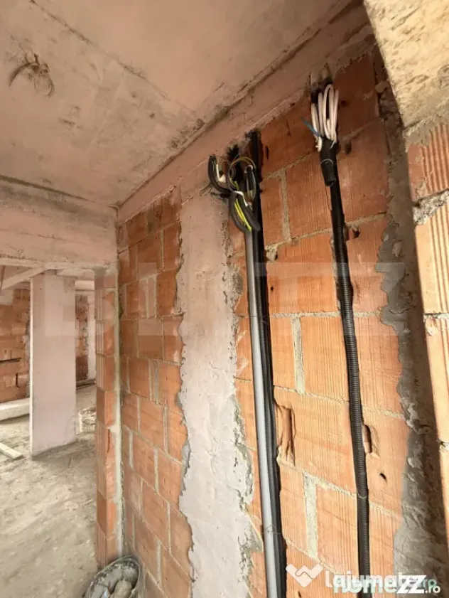 Casă modernă in Ploiesti + curtea + 2 locuri de parcare. - Ploiesti (Prahova)