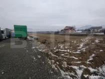Teren intravilan 3995 mp, 22 m deschidere la DN17, zona Rusu
