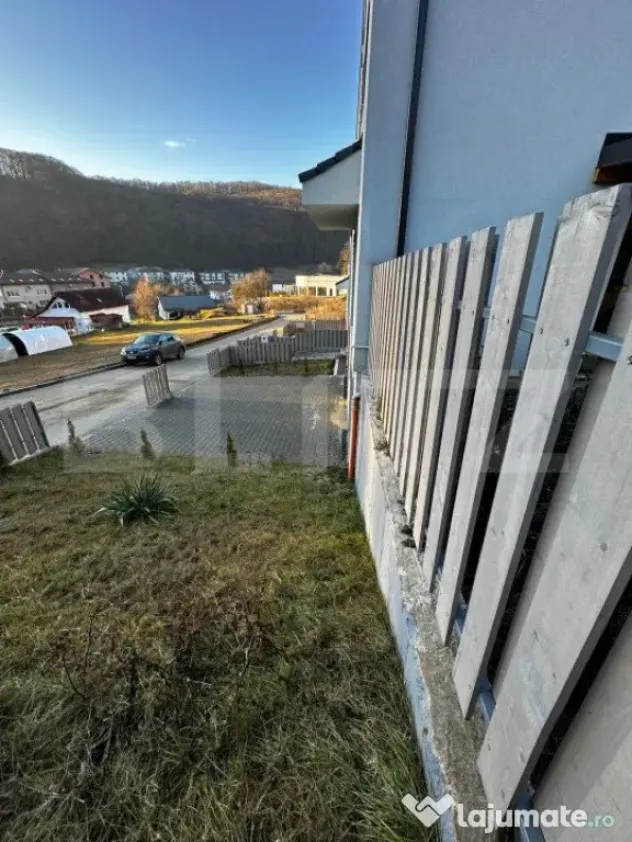 Duplex cu 4 camere, 2 garaje, semifinisat, zona manastirii F