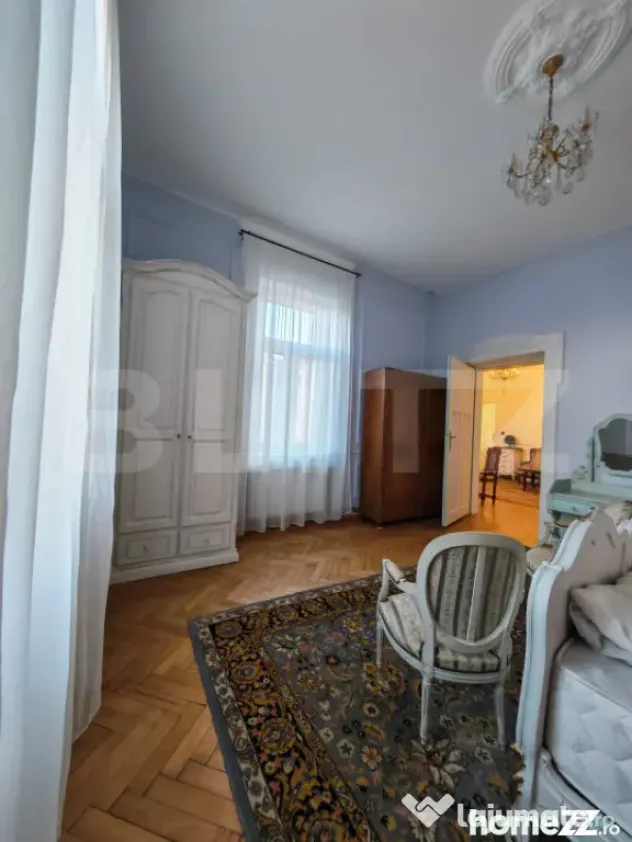 Cladire istorica, apartament 2 dormitoare, decomandat, zona - Timisoara (Timis)