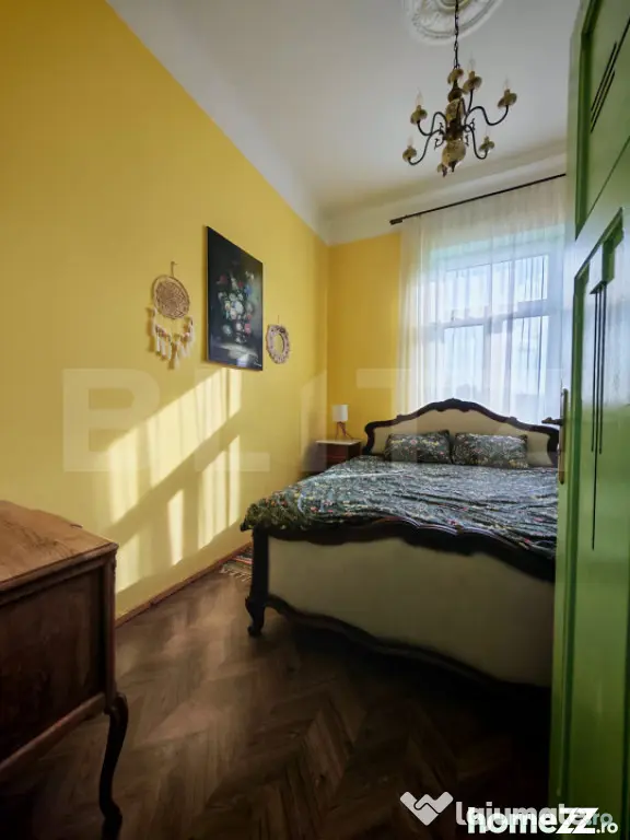 Cladire istorica, apartament 2 dormitoare, decomandat, zona - Timisoara (Timis)