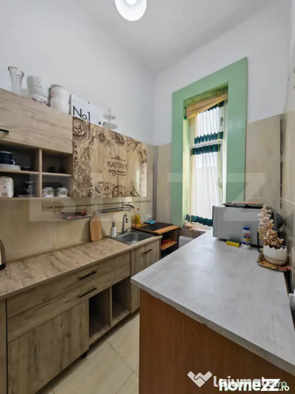 Cladire istorica, apartament 2 dormitoare, decomandat, zona - Timisoara (Timis)