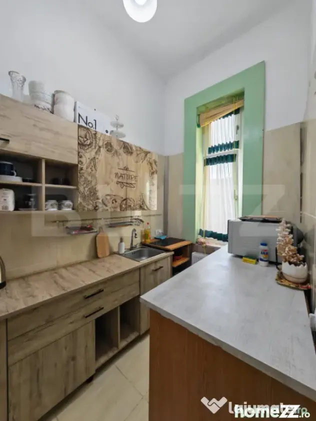 Cladire istorica, apartament 2 dormitoare, decomandat, zona - Timisoara (Timis)