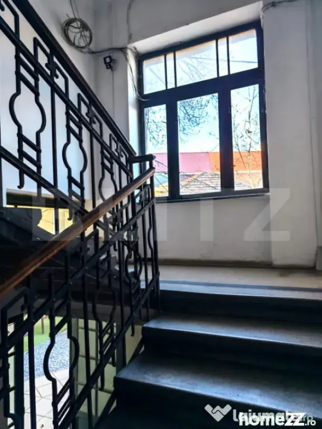 Cladire istorica, apartament 2 dormitoare, decomandat, zona - Timisoara (Timis)