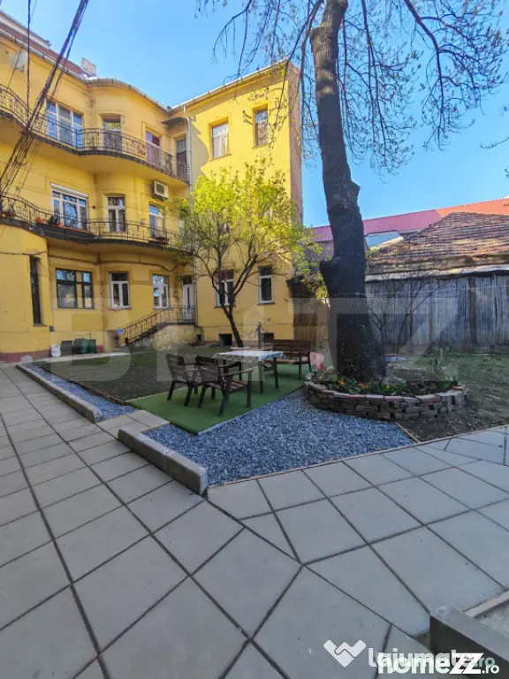 Cladire istorica, apartament 2 dormitoare, decomandat, zona - Timisoara (Timis)