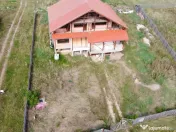 De vânzare un imobil la rosu în Sfântu Gheorghe 