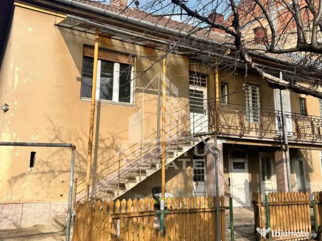 Casă individuală cu intrări separate in zona Complexului Studentesc - Timisoara (Timis)