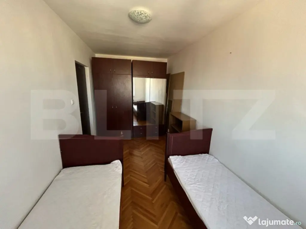 Apartament 4 camere, 55 mp decomandat, zona Cetate
