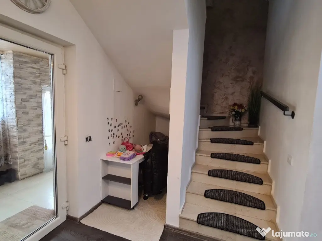 Casa tip Duplex in Via Carmina-Vladimirescu - ID : RH-42424-property