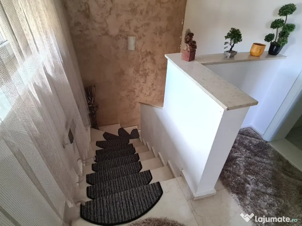 Casa tip Duplex in Via Carmina-Vladimirescu - ID : RH-42424-property