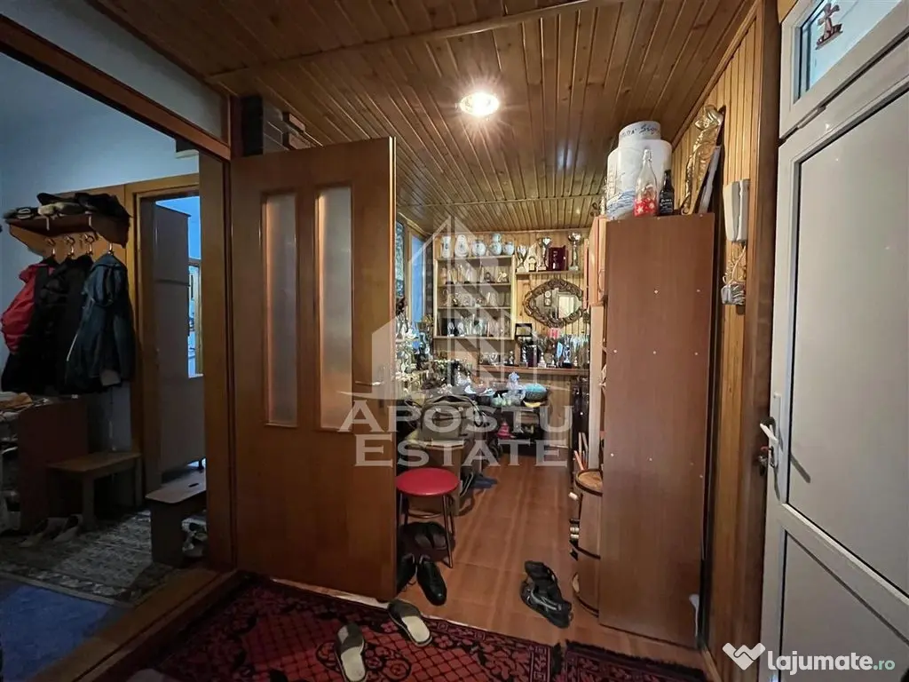 Casa in curte comuna cu acces separat langa Colegiul Banatean - Timisoara (Timis)