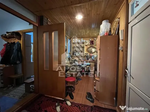 Casa in curte comuna cu acces separat langa Colegiul Banatean - Timisoara (Timis)