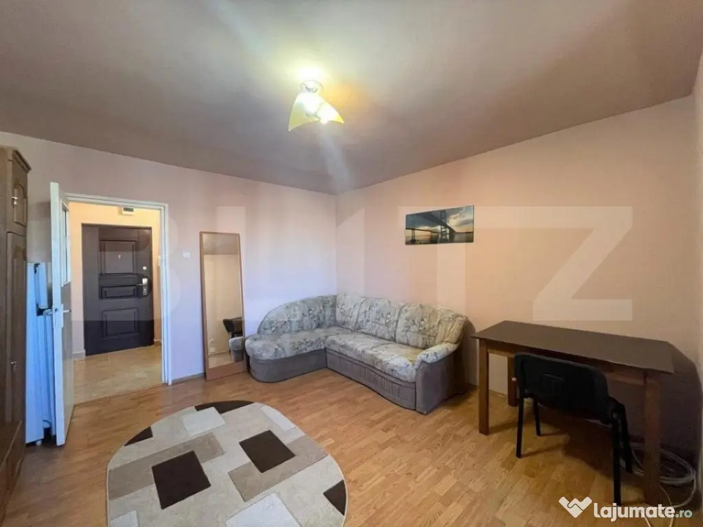 Garsoniera 28 mp, zona Big