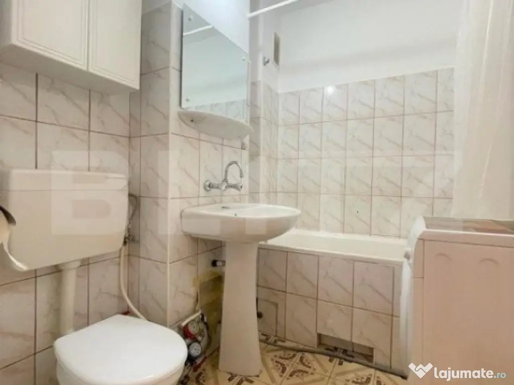 Garsoniera 28 mp, zona Big