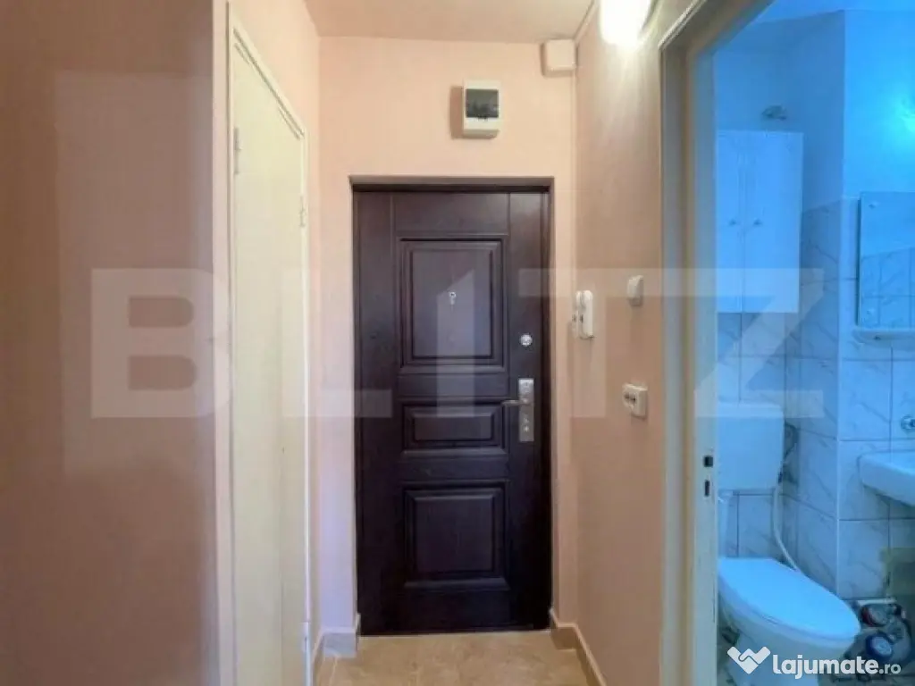 Garsoniera 28 mp, zona Big