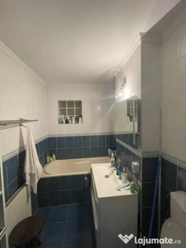 Apartament de 3 camere, 75 mp, zona Vivo
