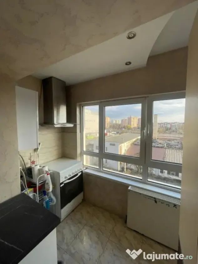 Apartament de 3 camere, 75 mp, zona Vivo